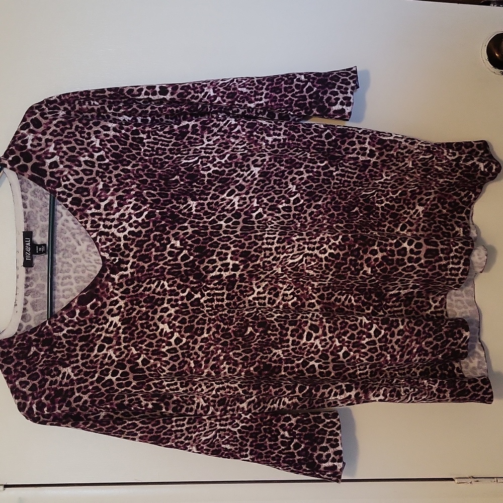 Roz & Ali v-neck purple and white leopard print sweater 3X